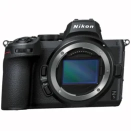 Nikon Spiegellose Z 5-Vollformatkamera (24,3 MP, 273-Punkt-Hybrid-AF mit Fokusassistent, eingebauter 5-Achsen-Bildstabilisator, 4K-UHD-Video, doppelter Speicherkartensteckplatz)