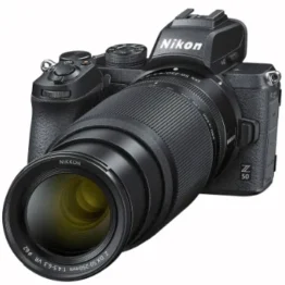 Nikon Z 50 Spiegellose Kamera im DX-Format mit 16-50mm 1:3,5-6,3 VR und 50-250mm 1:4,5-6,3 VR (20,9 MP, OLED-Sucher mit 2,36 Mill. Bildpunkten, Hybrid-AF mit Fokus-Assistent, 4K UHD Video)