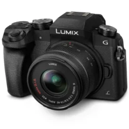Panasonic LUMIX G DMC-G70KAEGK Systemkamera (16 Megapixel, OLED-Sucher, 7,5 cm OLED Touchscreen, 4K Foto und Video) mit Objektiv H-FS14042E schwarz