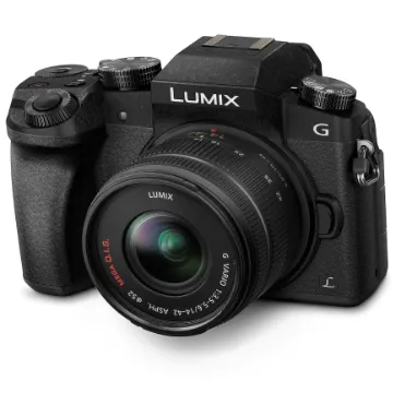 Panasonic LUMIX G DMC-G70KAEGK Systemkamera (16 Megapixel, OLED-Sucher, 7,5 cm OLED Touchscreen, 4K Foto und Video) mit Objektiv H-FS14042E schwarz